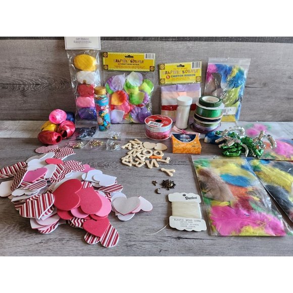 3D Lot Scrapbook Embellishments Ribbons Petals Feathers Flowers Retired NEW #49 - Picture 2 of 14